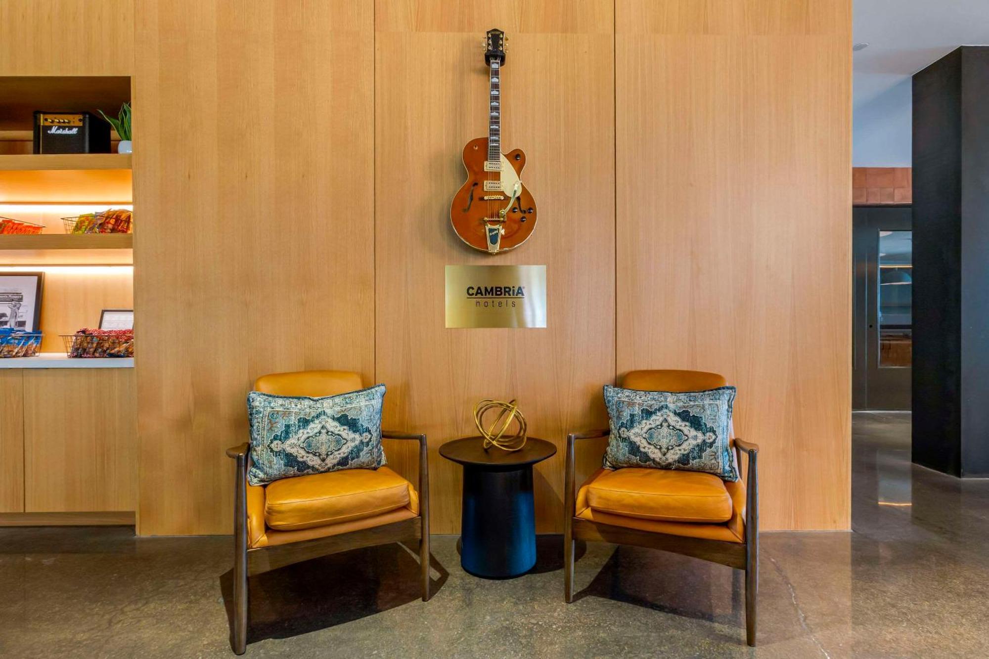 Cambria Hotel Austin Airport Exterior photo